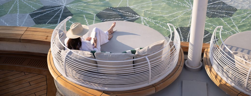 oceania vista pooldeck lifestyle